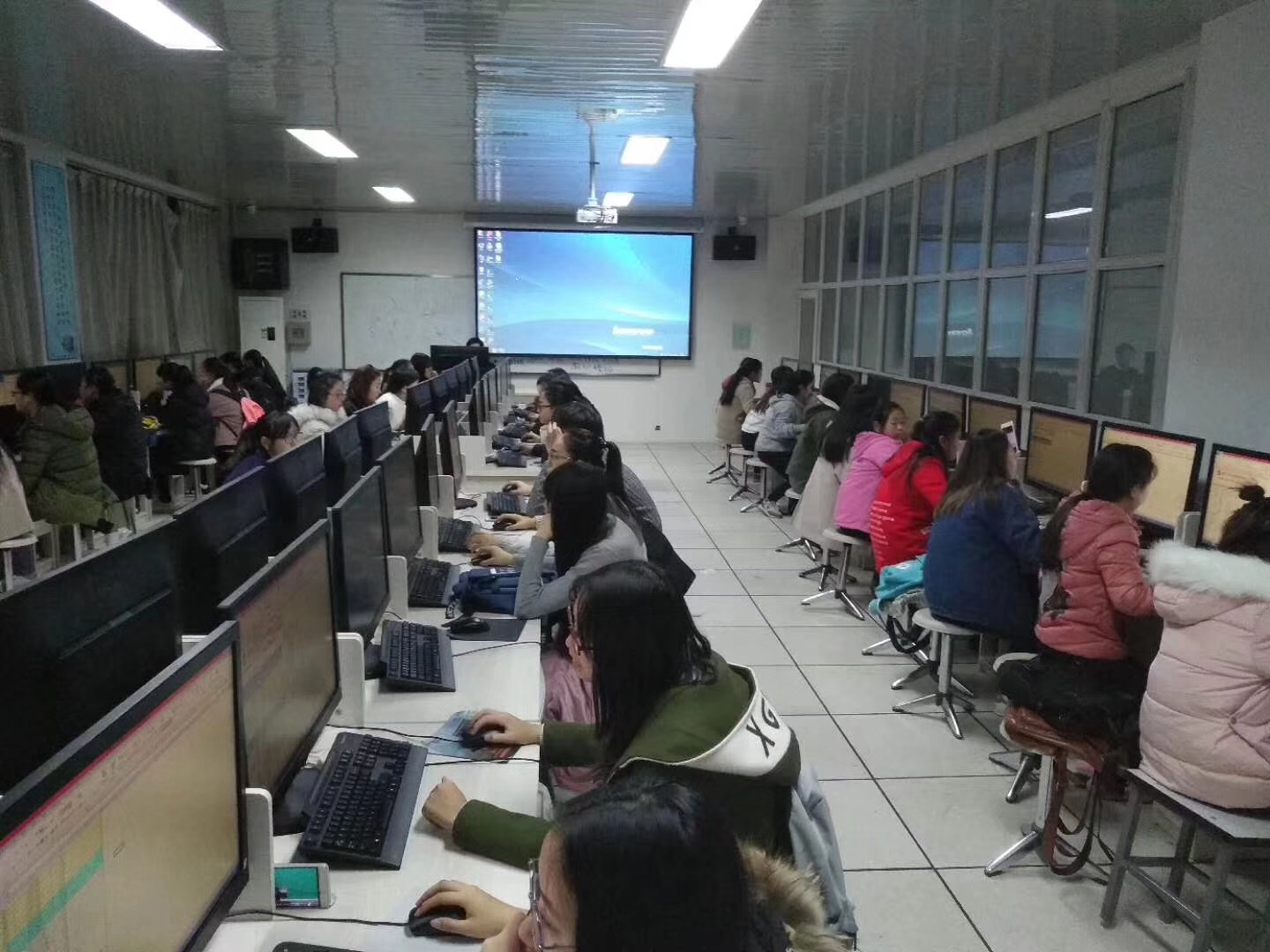 西安北郊未央区乌托邦培训商务办公自动化、文秘计算机电脑培训